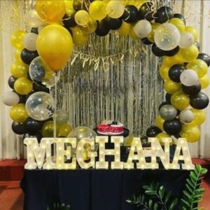 Shinning Golden Black Ring Decor