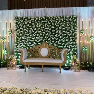 A Floral Dream of Old-World Elegance in Every Wedding Flower