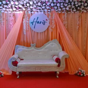 Contemporary Romance Captured in Artistic Wedding Flower Decoration