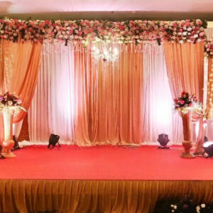 Earthy Elegance Expressed in Every Flower on the Wedding Stage